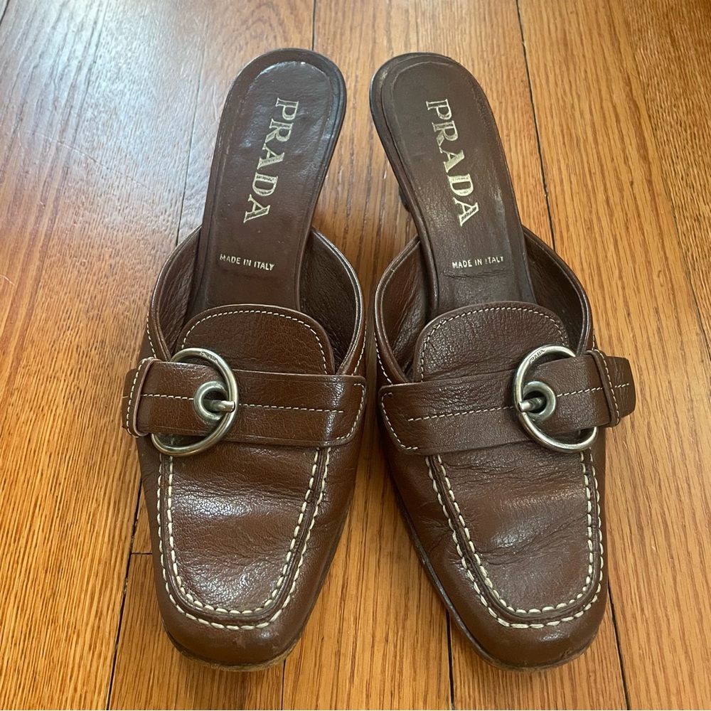 90’s Prada Brown Leather Buckle Kitten Heels 36